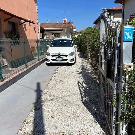Casa Vacanze Vespucci Torre del Lago Puccini Exteriör bild