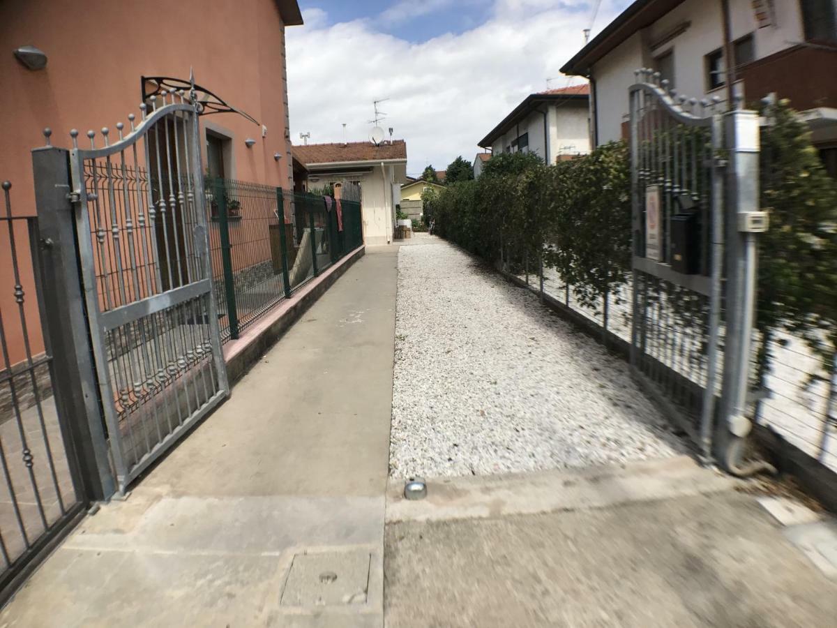 Casa Vacanze Vespucci Torre del Lago Puccini Exteriör bild